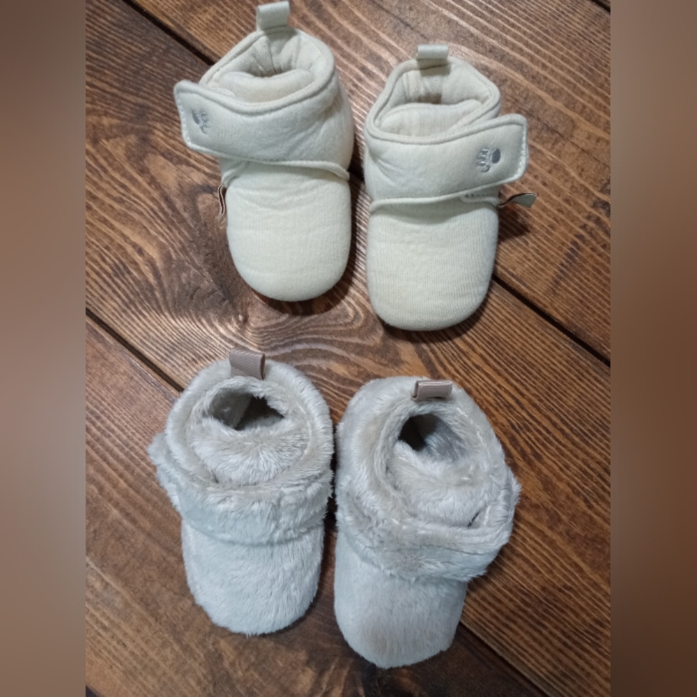 Bear Paw Cream Khaki Baby Booties Size 3 (6-9 Months)